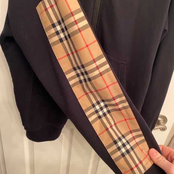 SOLD Burberry Rubber Logo Novacheck Sleeve Hoodie - Picture 6 of 13